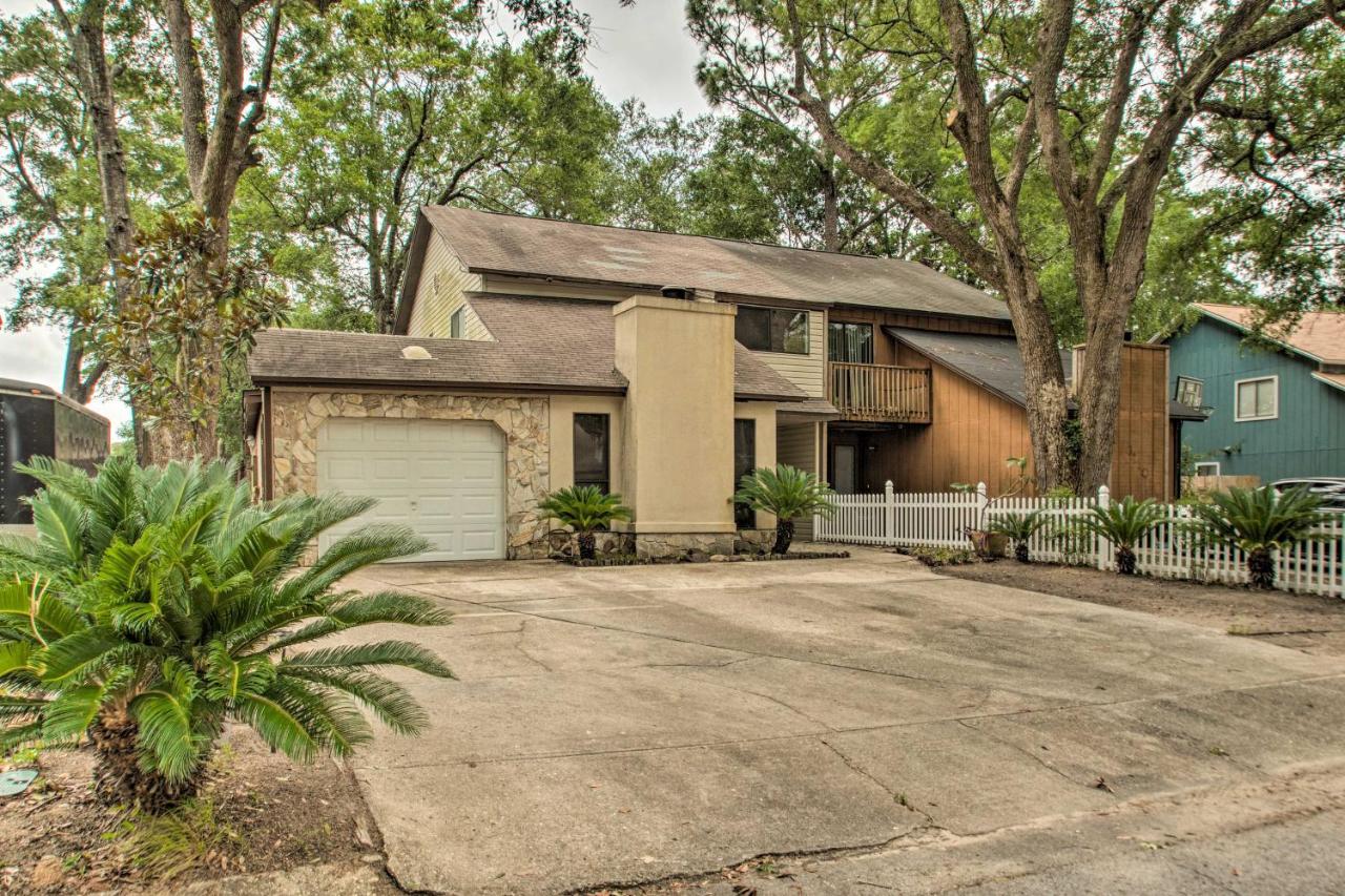 2-Story Pensacola Home With Game Room And Private Yard Exterior photo